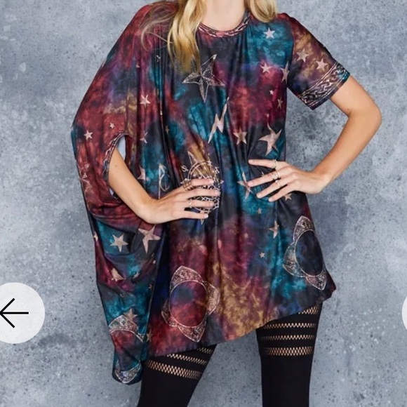 Blackmilk Invisibility Cloak Super Drape Top - Picture 2 of 4